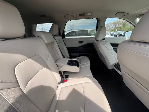 Certified 2024 Nissan Pathfinder SL w/ Black Appearance Package AWD/4WD image 25