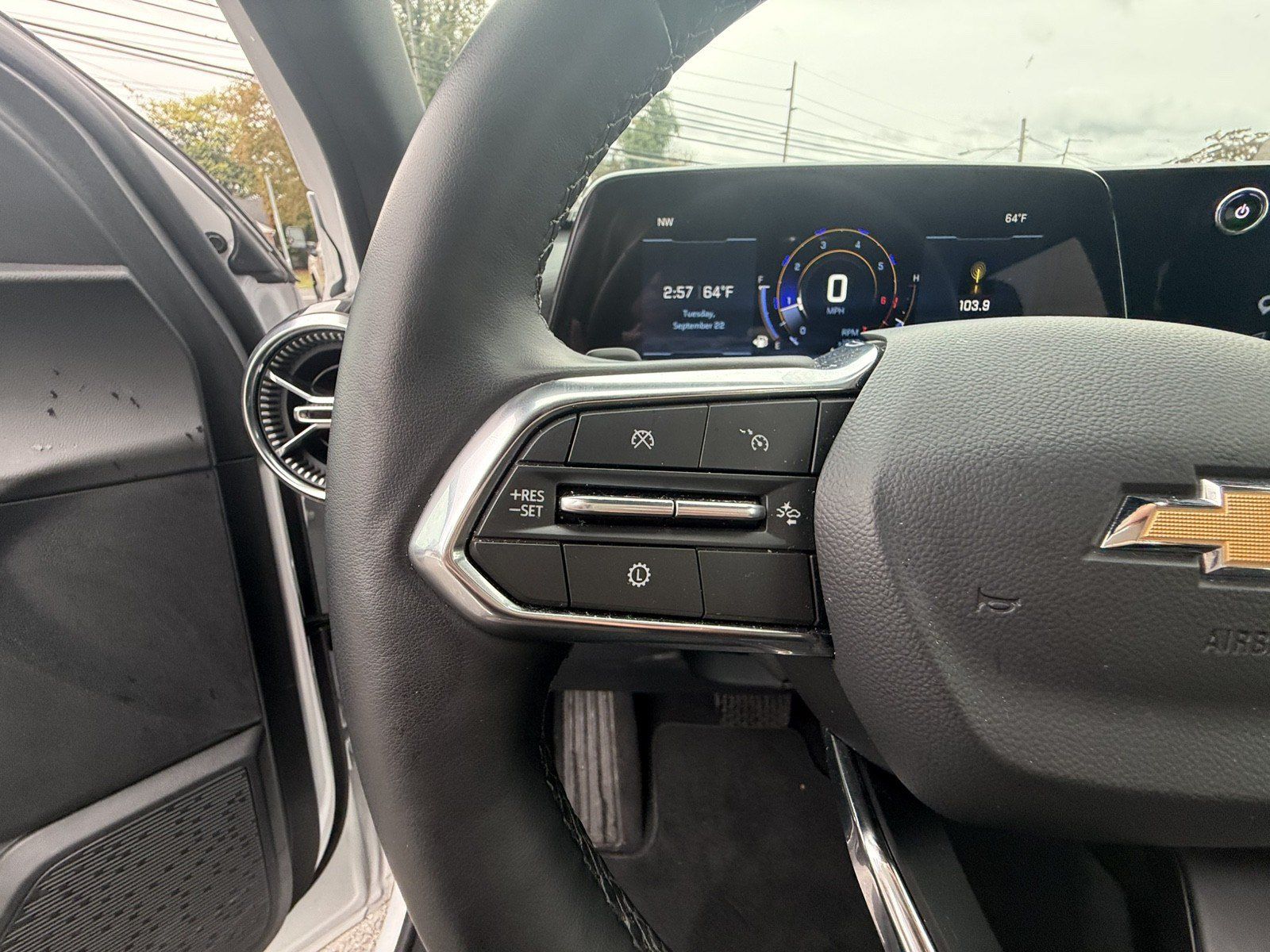 Used 2026 Chevrolet Equinox LT FWD image 19