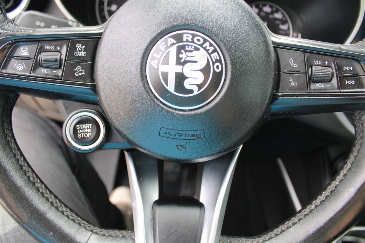 Used 2021 Alfa Romeo Stelvio Ti w/ Nero Edizione AWD/4WD image 14