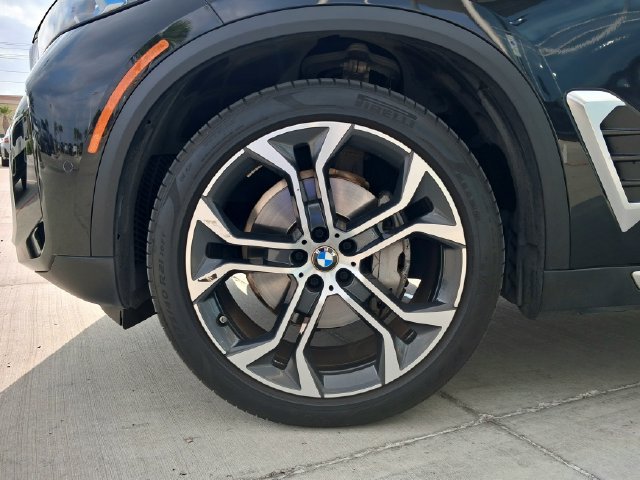 Used 2025 BMW X5 xDrive40i w/ Premium Package AWD/4WD image 29