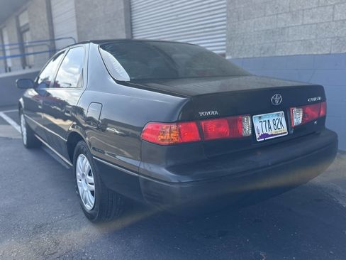 Used 2001 Toyota Camry XLE FWD image 4