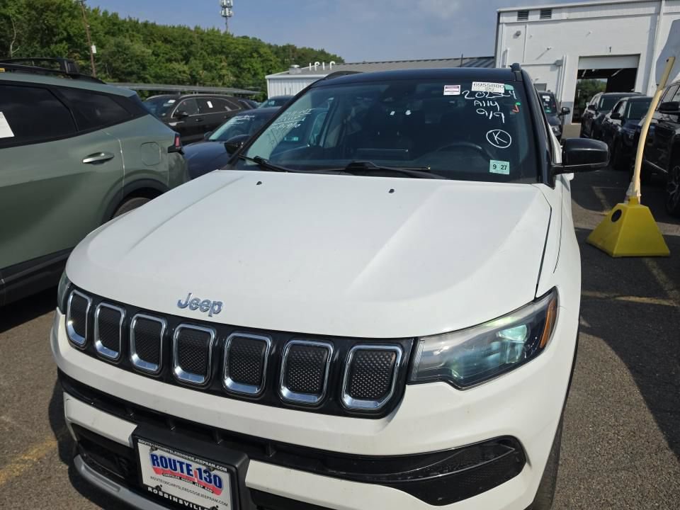 Used 2022 Jeep Compass Limited w/ Elite Group AWD/4WD image 2