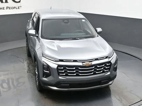 New 2026 Chevrolet Equinox LT w/ Safety and Technology Package FWD image 25
