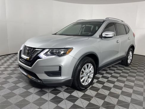 Used 2018 Nissan Rogue SV FWD image 6