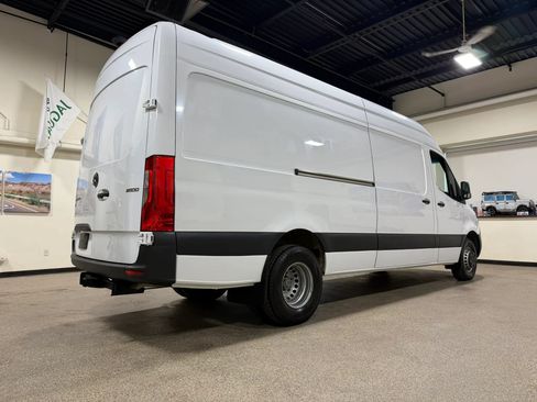 Used 2021 Mercedes-Benz Sprinter 3500 image 9