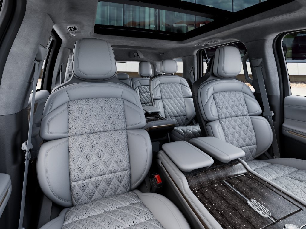 New 2027 Lincoln Navigator Black Label AWD/4WD image 10