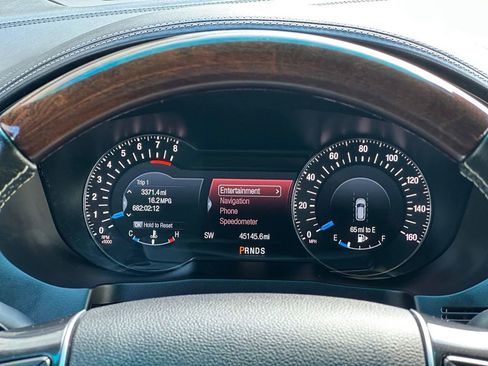 Used 2017 Ford Explorer Platinum image 14