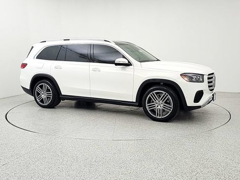 Used 2024 Mercedes-Benz GLS 450 4MATIC image 3