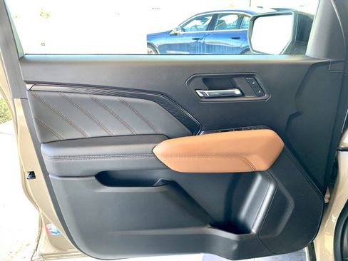 Used 2023 GMC Canyon AT4 w/ Canyon Safety Plus Package image 10