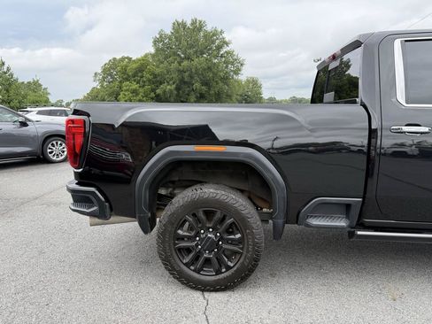Used 2022 GMC Sierra 2500 Denali w/ Denali Black Diamond Edition AWD/4WD image 44