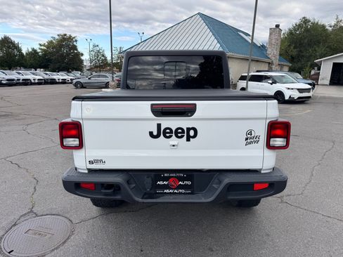 Used 2022 Jeep Gladiator Sport AWD/4WD image 4