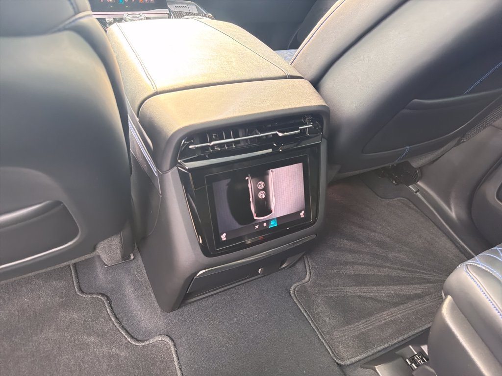 Certified 2026 Cadillac Escalade IQ Luxury 1 AWD/4WD image 31