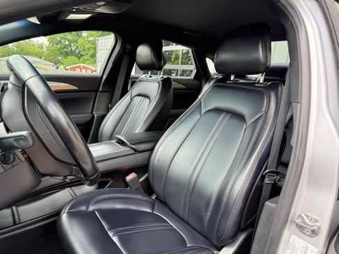 Used 2018 Lincoln MKZ Premiere FWD image 11