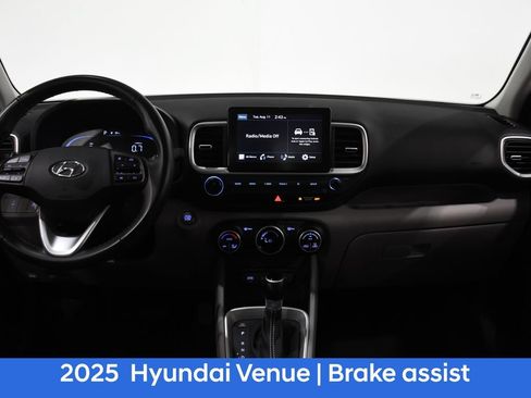 Certified 2025 Hyundai Venue SEL FWD image 9