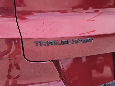 Used 2022 Chevrolet TrailBlazer RS FWD image 12