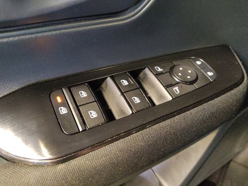 Used 2025 Nissan Kicks S w/ Charging Package FWD image 27