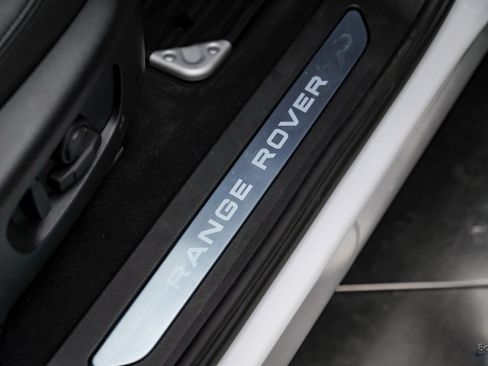 Used 2024 Land Rover Range Rover Evoque Dynamic SE image 47