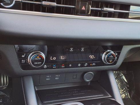 Used 2026 Mitsubishi Outlander SEL FWD image 17
