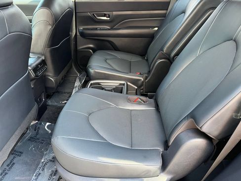 Used 2025 Toyota Grand Highlander FWD image 29