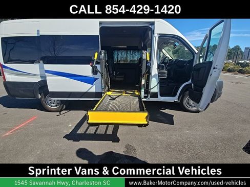 Used 2019 RAM ProMaster 3500 w/ Premium Appearance Group FWD image 4