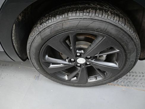 Used 2021 Buick Envision Essence w/ Sport Touring Package AWD/4WD image 9