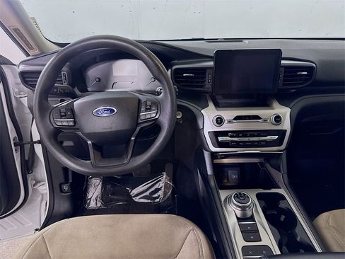 Used 2020 Ford Explorer Base image 16