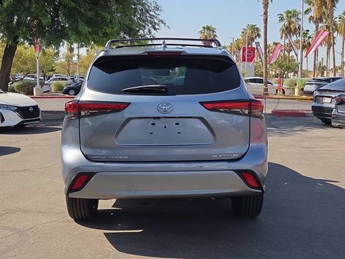 Used 2021 Toyota Highlander Platinum FWD image 7