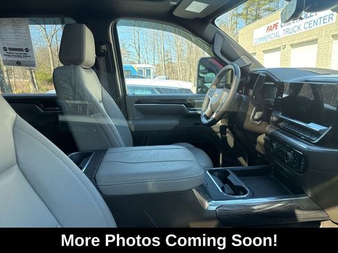Used 2025 Chevrolet Silverado 2500 LTZ w/ LTZ Premium Package AWD/4WD image 2