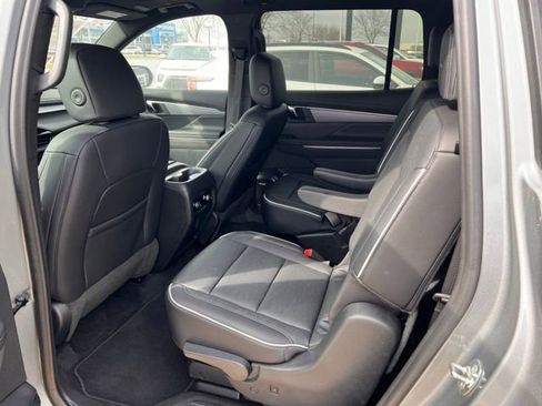 Used 2025 Buick Enclave Sport Touring image 10