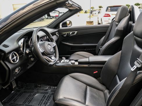 Used 2017 Mercedes-Benz SLC 300 image 3