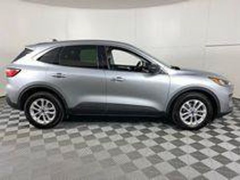 Used 2022 Ford Escape SE w/ Cold Weather Package FWD image 20