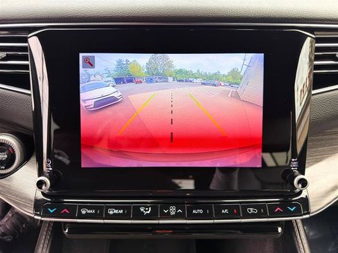 Used 2024 Jeep Wagoneer Series II AWD/4WD image 19