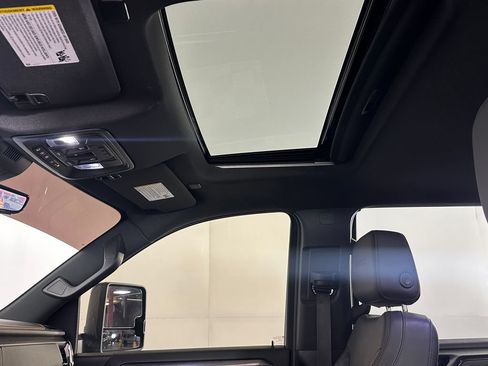 Used 2025 GMC Sierra 3500 AT4 w/ AT4 Premium Plus Package AWD/4WD image 23