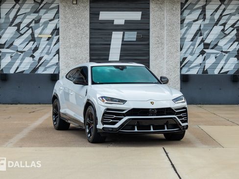 Used 2019 Lamborghini Urus AWD/4WD image 1