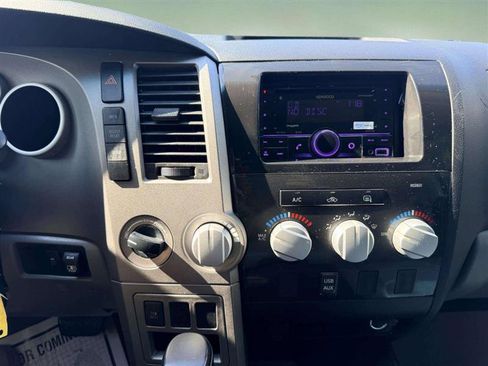 Used 2011 Toyota Tundra 4x4 Double Cab w/ SR5 Pkg image 23