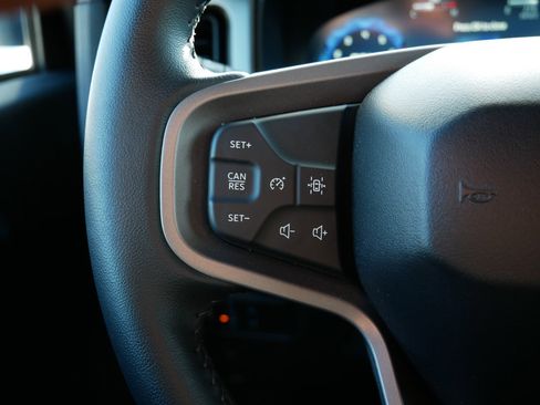 Used 2025 Ford Bronco Big Bend w/ Black Diamond Package image 28