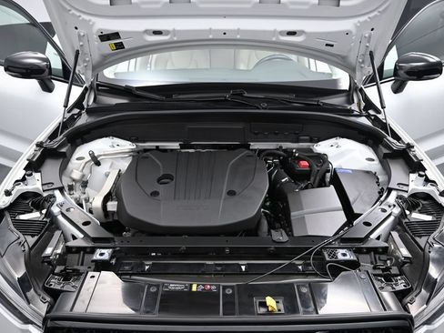 Used 2024 Volvo XC60 B5 Core w/ Protection Package Premier AWD/4WD image 19