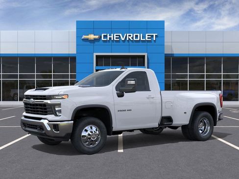 New 2026 Chevrolet Silverado 3500 LT image 2