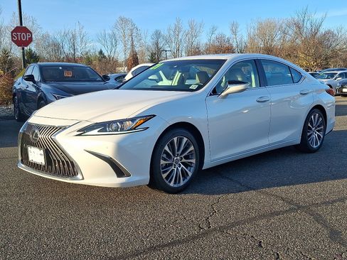 Certified 2021 Lexus ES 350 w/ Premium Package image 3