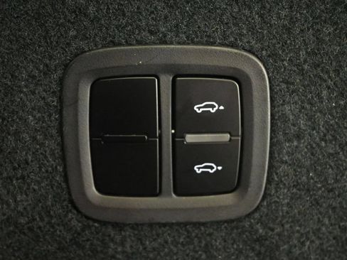 Certified 2022 Porsche Cayenne Turbo AWD/4WD image 34
