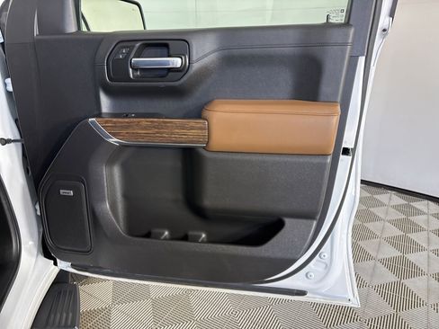 Used 2020 Chevrolet Silverado 1500 High Country w/ Technology Package image 29