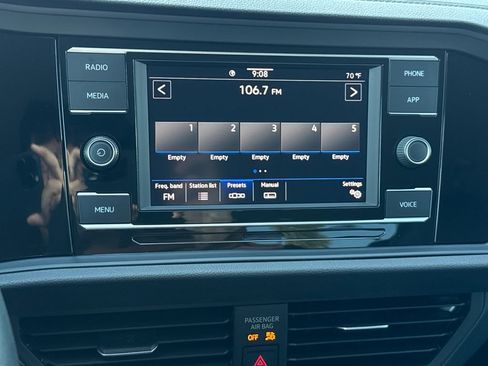 Used 2024 Volkswagen Jetta SE w/ Black Wheel Package FWD image 17