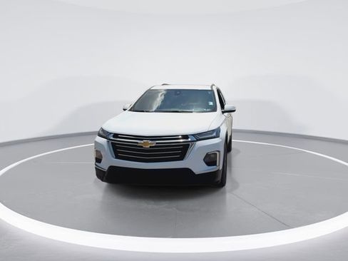 Used 2022 Chevrolet Traverse LT FWD image 3