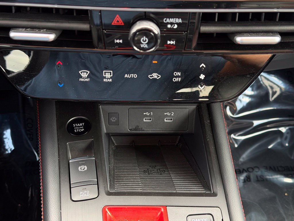 Certified 2025 Nissan Kicks SR FWD image 29