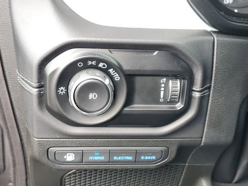 Used 2025 Jeep Wrangler Unlimited Sahara AWD/4WD image 21