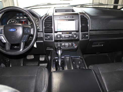 Used 2019 Ford F150 XLT w/ Equipment Group 302A Luxury AWD/4WD image 16