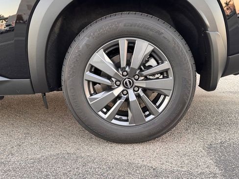 New 2025 Nissan Pathfinder SV image 8