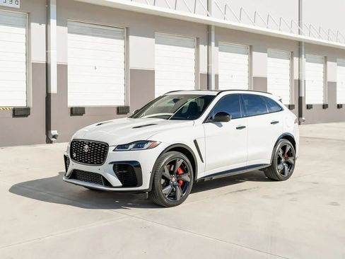 Used 2022 Jaguar F-PACE SVR AWD/4WD image 6
