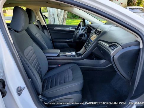 Used 2020 Ford Fusion SE image 27