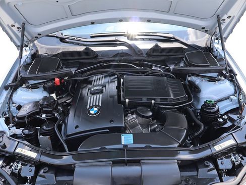 Used 2009 BMW 335i xDrive Sedan AWD/4WD image 36